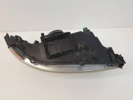 Volvo S60 Lampa przednia 30698825