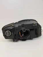 Audi A4 S4 B7 8E 8H Lampa przednia 084461109L