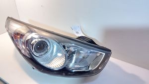 Hyundai ix35 Lampa przednia 921022Z