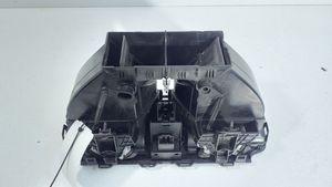 Volkswagen Eos Dysze / Kratki środkowego nawiewu deski rozdzielczej 1Q0819735C