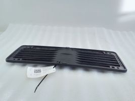 BMW 2 F45 Ramka przedniej tablicy rejestracyjnej 51118057898