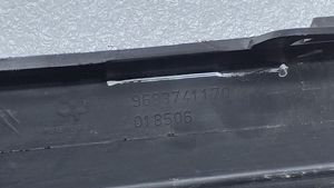 Citroen DS3 Moldura inferior del parachoques trasero 9683741170