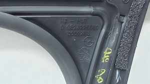 Opel Corsa F Etuoven ikkunalasin kumitiiviste 9823226580