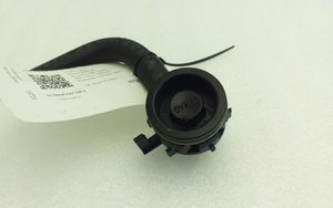 Volkswagen Scirocco Breather valve 04E103175