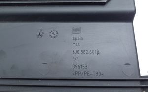 Skoda Fabia Mk3 (NJ) Boîte à outils 6J0882601A
