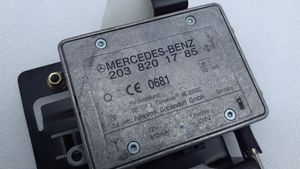 Mercedes-Benz CL C215 Pystyantennivahvistin 2038201785