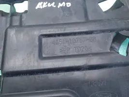 Ford Kuga I Крышка ящика аккумулятора 4M5110757BB