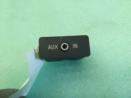 BMW X1 E84 Connettore plug in AUX 6986791