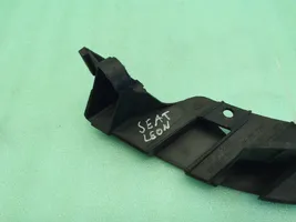 Seat Leon (1P) Uchwyt / Mocowanie zderzaka tylnego 1P0807377