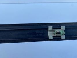 BMW 5 E39 Listón embellecedor de la puerta delantera (moldura) 8184477
