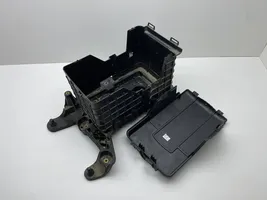 Audi A3 S3 A3 Sportback 8P Battery box tray 1K0915333