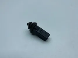 BMW 7 F01 F02 F03 F04 Включатель открытия топливного бака 8228939