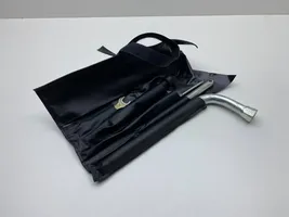 Audi Q5 SQ5 Tool set 