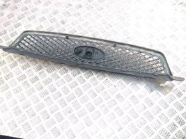 Ford Focus Front bumper upper radiator grill 4M518200
