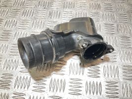 Audi Q2 - Turboahtimen ilmanoton letku 04E129656