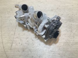 Audi Q3 F3 Vesipumppu 05E121117