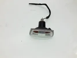 Opel Zafira B Front fender indicator light 13131298