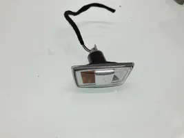 Opel Zafira B Front fender indicator light 13131298