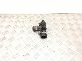 Audi 100 S4 C4 Boîtier de thermostat / thermostat 