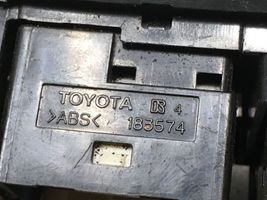 Toyota Corolla E120 E130 Keskuslukituksen kytkin 489082