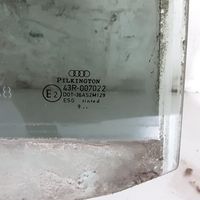 Audi A4 S4 B5 8D Szyba drzwi tylnych 43R007022