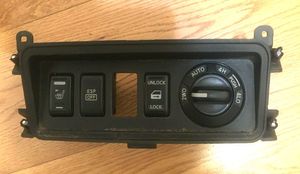 Nissan Pathfinder R51 Przycisk / Włącznik ESP 96988
