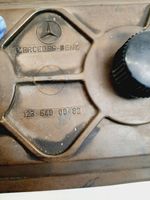 Mercedes-Benz W123 Boîte à fusibles 1235400082