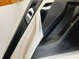 BMW X5 G05 Rivestimento del pannello della portiera anteriore 11706112