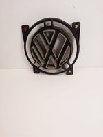 Volkswagen PASSAT B3 Manufacturer badge logo/emblem 357853601