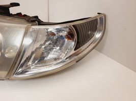 Saab 9-5 Lampa przednia 89008300