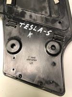 Tesla Model S Auton rungon sivu 14942