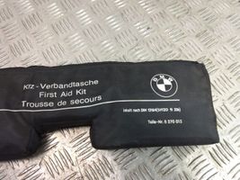 BMW 7 E65 E66 Kit di pronto soccorso 8270015