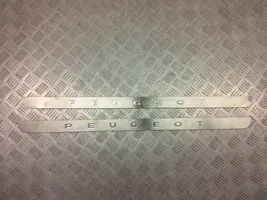 Peugeot RCZ Garniture marche-pieds avant 9680369780