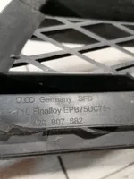 Audi R8 42 Etupuskurin alempi jäähdytinsäleikkö 420807682