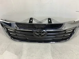 Toyota Hilux (AN10, AN20, AN30) Grille calandre supérieure de pare-chocs avant 