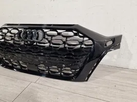 Audi RS3 8Y Grille calandre supérieure de pare-chocs avant 8Y0853651H