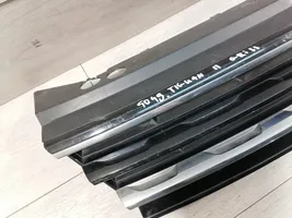 Volkswagen Tiguan Grille calandre supérieure de pare-chocs avant 5NA853653A