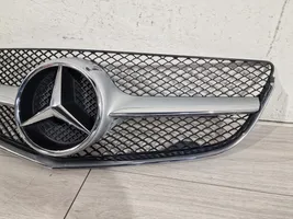 Mercedes-Benz E C207 W207 Grotelės viršutinės A2078802483