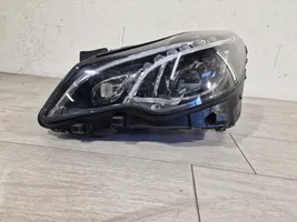 Mercedes-Benz E C207 W207 Phare frontale A2079063900