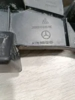Mercedes-Benz A W176 Priekšpusē bampera turētājs A1768850263