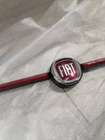 Fiat 500L Logo, emblème, badge 735637413