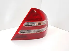 Mercedes-Benz C AMG W203 Lampa tylna 2035200264