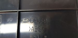 Hyundai Santa Fe Daiktadėžė centrinės konsolės DHJ39