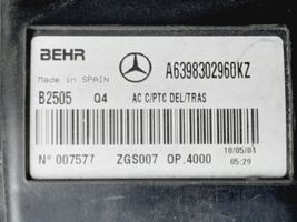 Mercedes-Benz Vito Viano W639 Montaje de la caja de climatización interior A6398302960