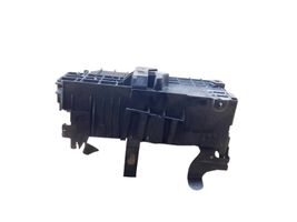 Opel Astra J Vassoio scatola della batteria 13346249