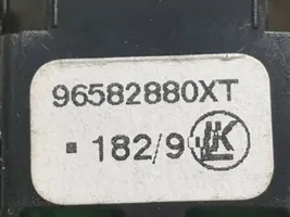 Citroen Berlingo Interrupteur de verrouillage centralisé 96582880XT