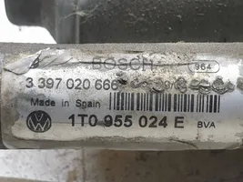 Volkswagen Touran I Wischergestänge Wischermotor vorne 1T0955024E