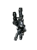 Audi A7 S7 4K8 Boîtier de thermostat / thermostat 05L121111F