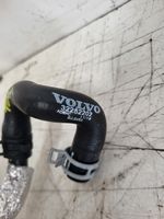 Volvo XC90 Tubo flessibile del liquido di raffreddamento del motore 32252202