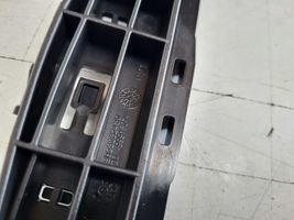 Peugeot 208 Support de pare-chocs arrière 9823232480